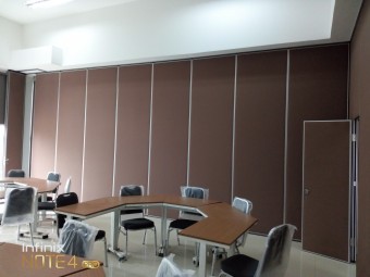 Pintu Lipat Ruang Meeting|Pusat Partisi Ruangan | Borneo Pintu Lipat Ruang Meeting|Pusat Partisi Ruangan
